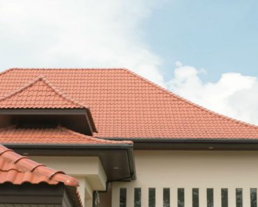 Why Choose a Professional for Roof Repairs in Des Moines IA