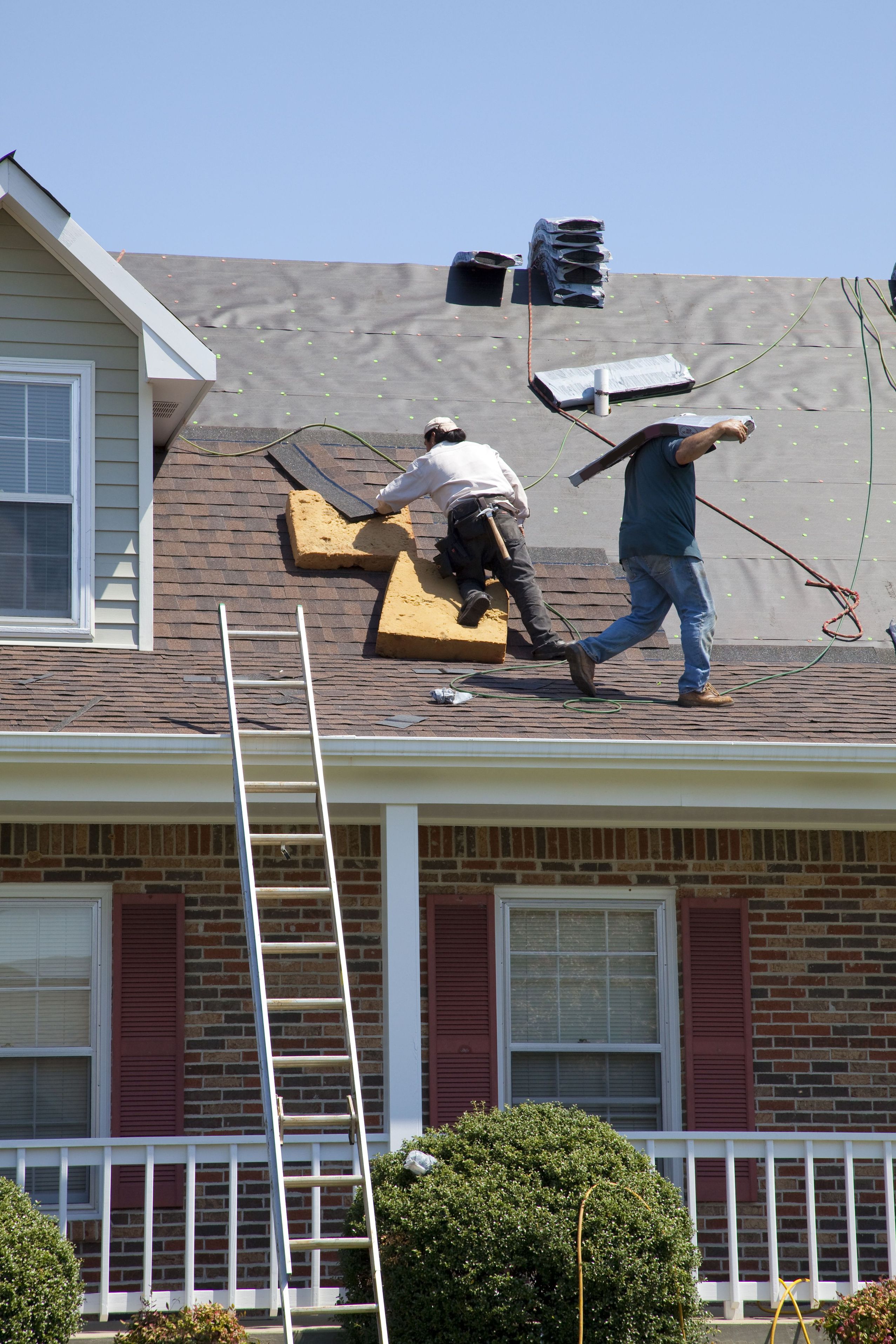 How to Determine Whether to have a Residential Roof Repair Vancouver WA